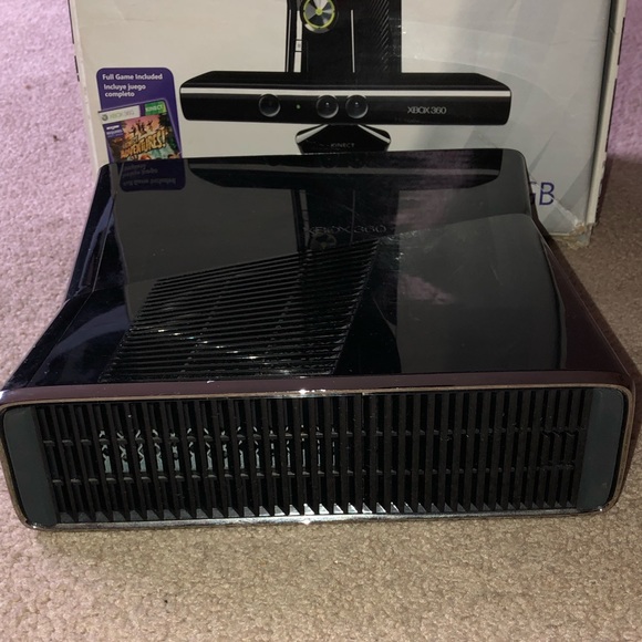 Xbox 360 Kinect special edition 250 GB - Picture 3 of 7
